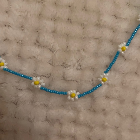 Hand-Made flower beaded necklace adjustable - Picture 2 of 3